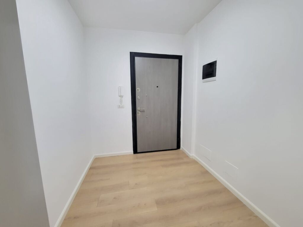 Apartament 2+1+Parkim me qera Kombinat