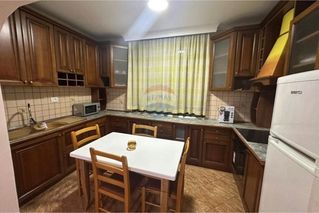 Apartament - Për Qira - Ish Fusha e Aviacionit, Tiranë