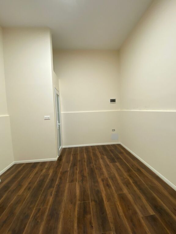 Business premises for rent, Paris Commune