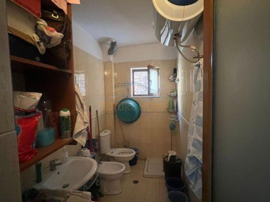 In vendita, Appartamento 3+1, Via Karl Gega, Tirana