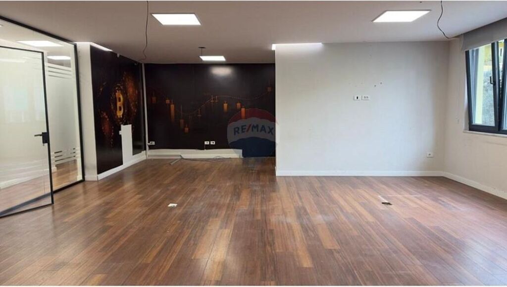 Zyrë - Për Qira - Shallvaret, Tiranë