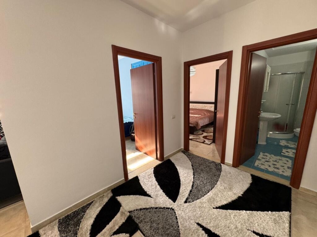 Apartament 2+1 me qera prane Zojes se Keshillit te Mire