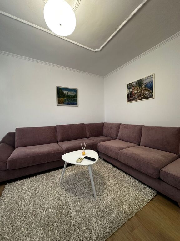 🏢Tek Myslym Shyri,jepet me qera apartament 1+1,i mobiluar 60,000Leke