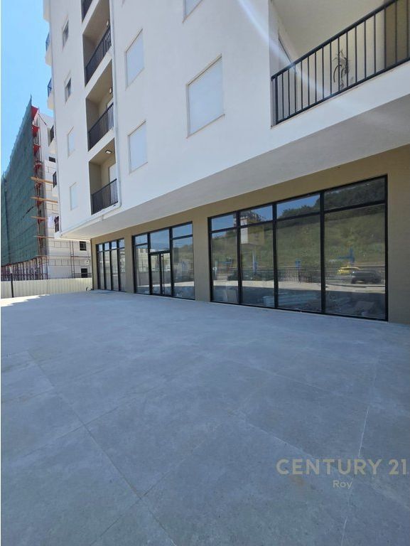 SHITET AMBIENT OKAZION 360m2 NE TOTAL, NDERTIM I RI NE GOLEM !!!