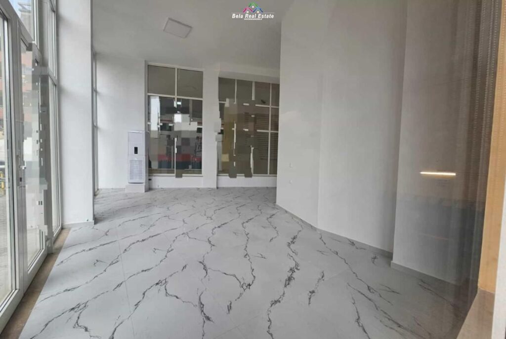 Negozio In Affitto Al Nuovo Mercato ( ID BD21844) Tirana