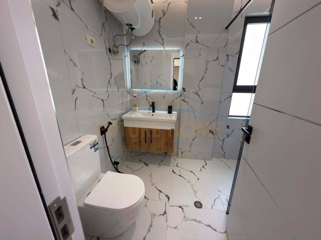 Shitet, Apartament 2+1+2, Pallati me Shigjeta