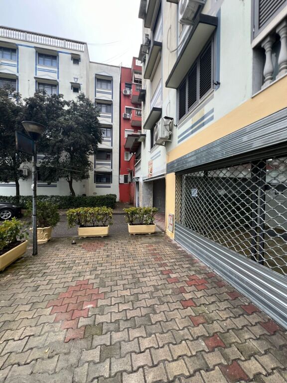 Locale commerciale in affitto