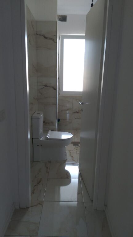 Appartamento 1+1 in affitto Liceo Partizani 530 Euro