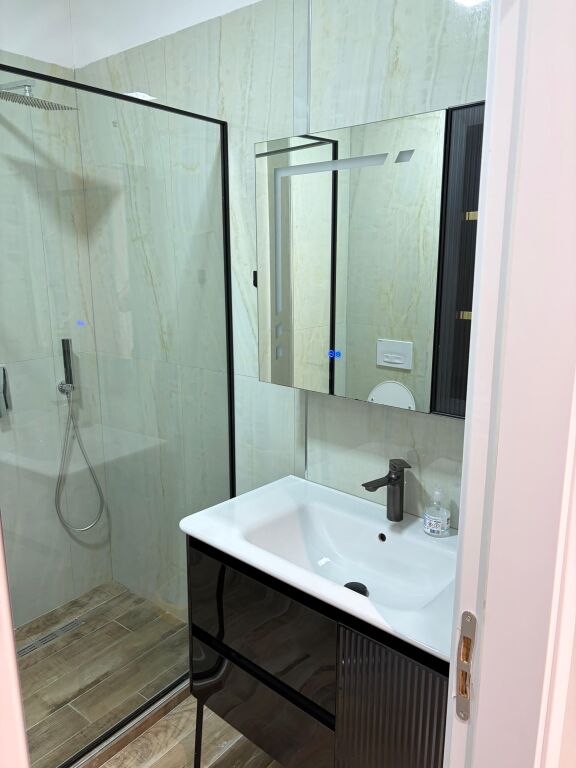 Apartament 2+1 me qera tek Liqeni Farkës