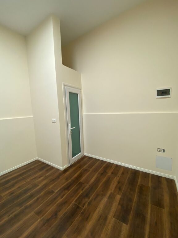 Business premises for rent, Paris Commune