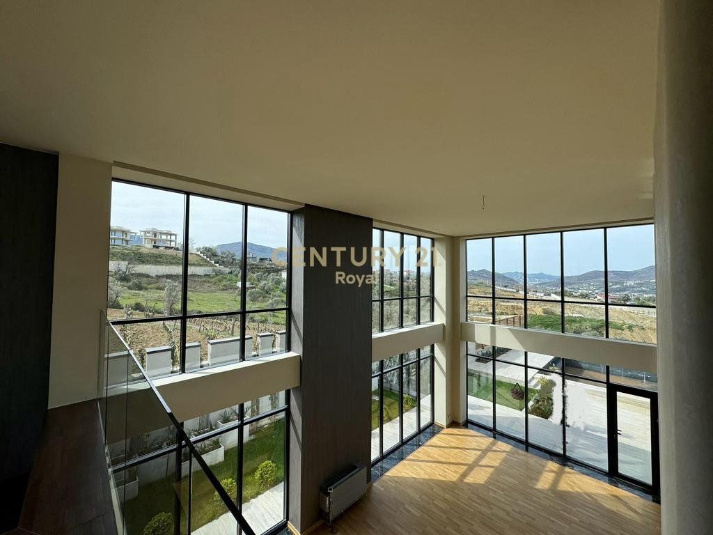 VILLA IN AFFITTO VICINO A ROLLING HILLS