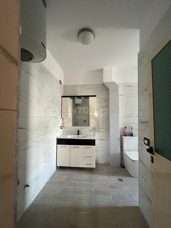 Shitet Apartament 1+1,Ish Rajoni Durres!!