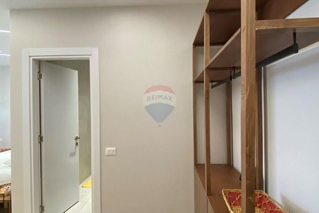 Jepet garsoniere me qira Arlis,Farmacia 10