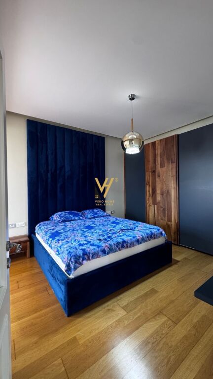 JEPET APARTAMENT 2+1+2+BLK TE KOPSHTI BOTANIK 2.000 EURO