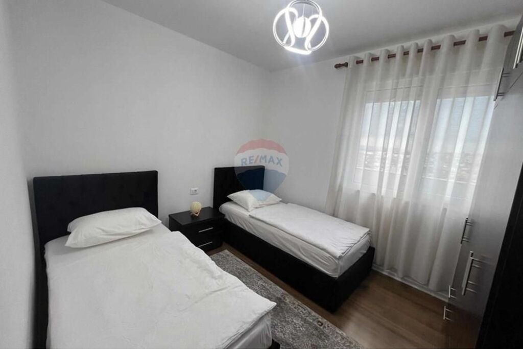 Apartament 2+1 per qira te Shkolla e Bashkuar!