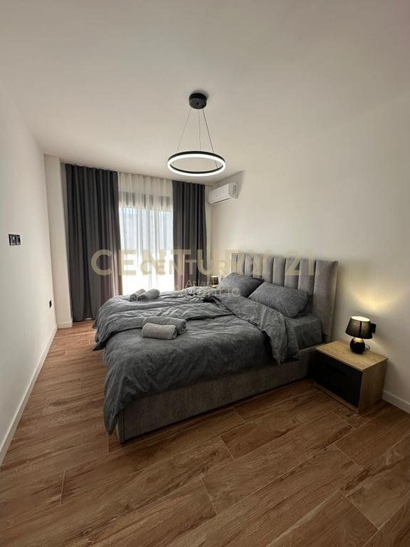 Apartament 2+1+2 për Shitje në Plazh, Durres ME PAMJE NGA DETI