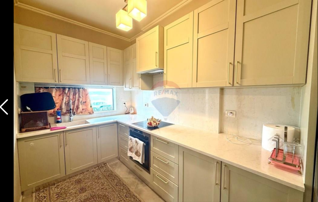 Apartment for sale 2+1+2 near the United School