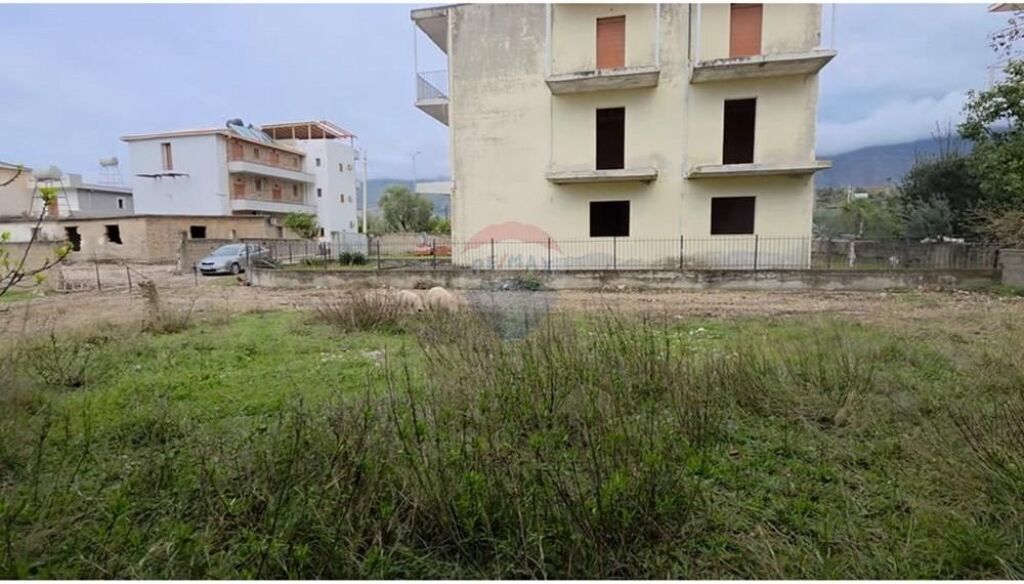 Shtepi private ne shitje , Orikum