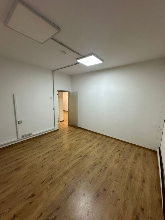 🏢 Ambient Zyre me Qira (Pjesë Vile) – Bllok, pranë Juvenilja