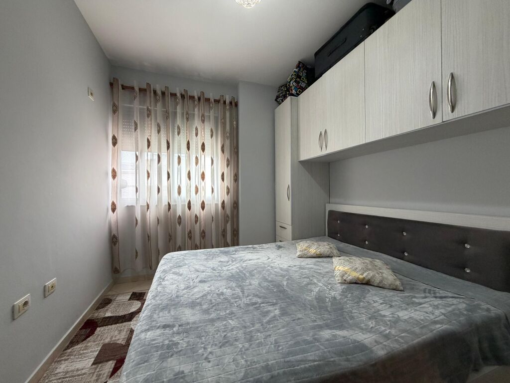 Shitet 1+1 ASTIR BAR OSLO 98.000€