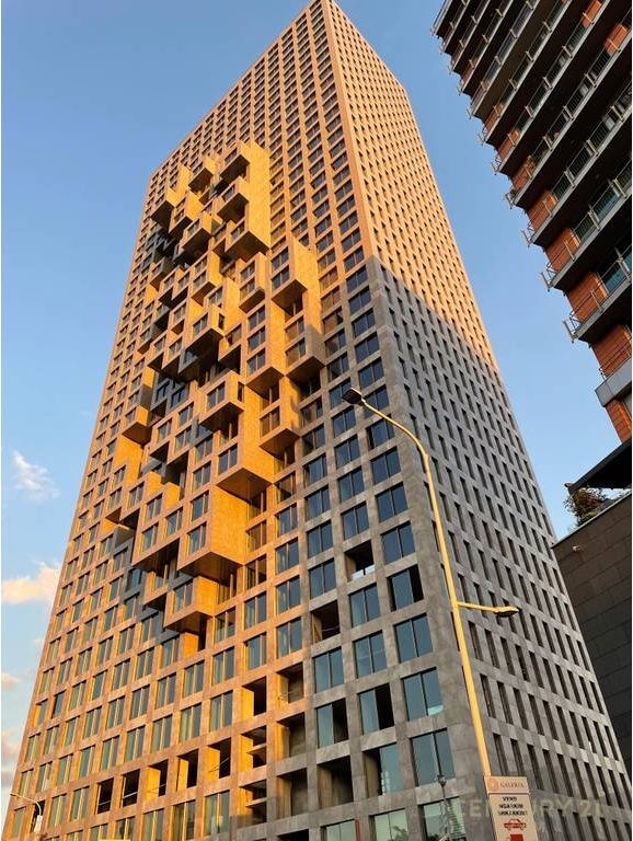 Ambient per zyre me qira tek Downtown One!