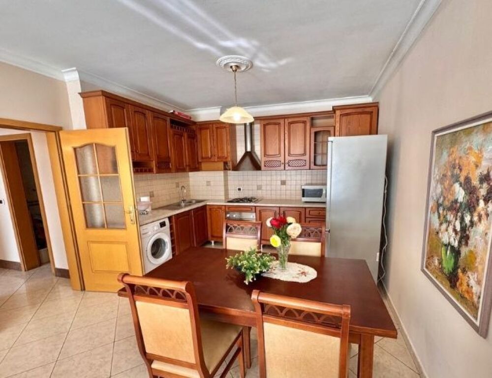 Apartament 2+1+2 me qera– hapësirë komode dhe lokacion premium