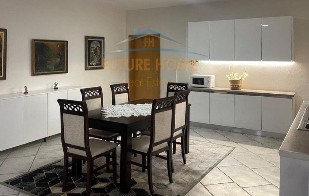 Affitto, Appartamento 2+1, Via Qemal Stafa, Tirana.