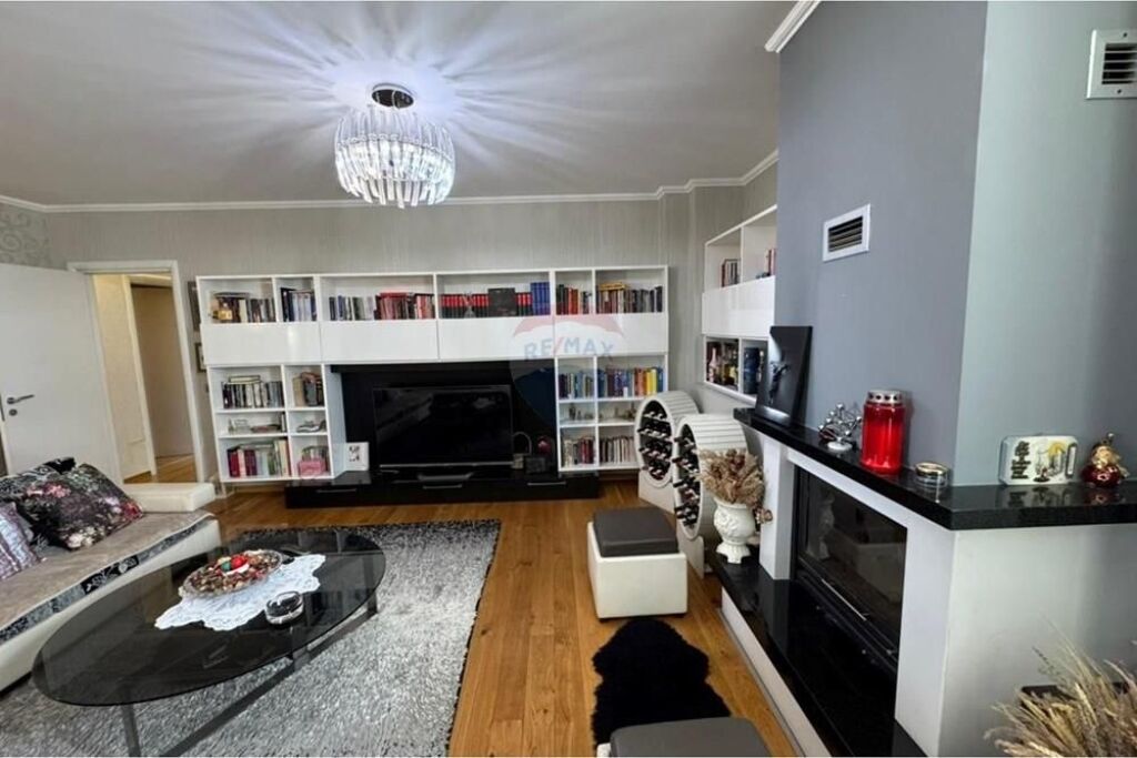 Penthouse 4+1+2 with veranda in Ali Dem