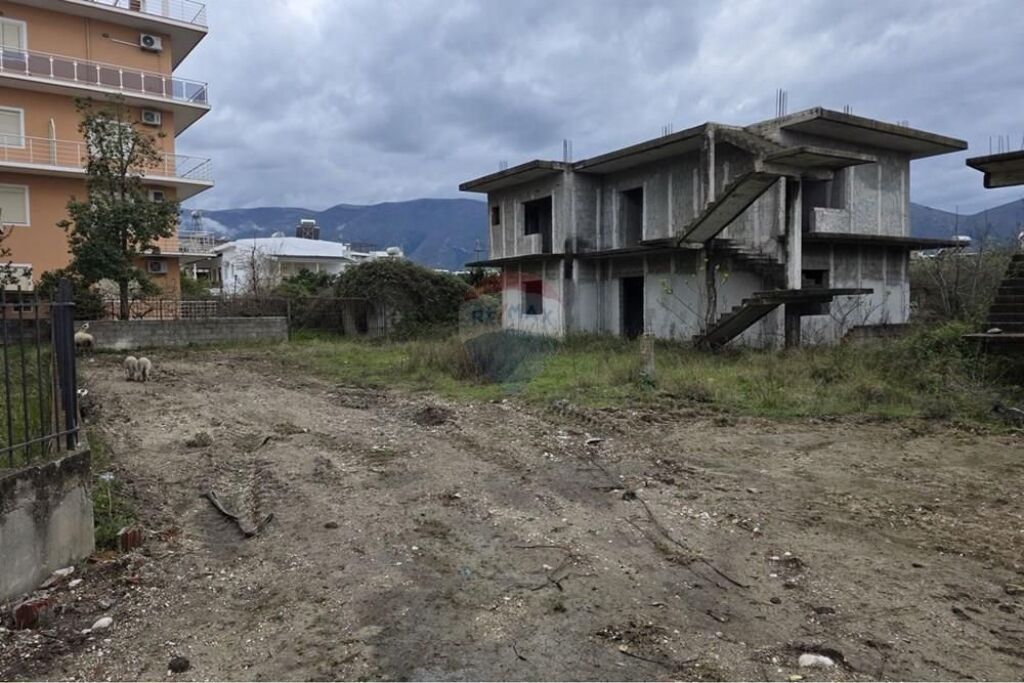 Shtepi private ne shitje , Orikum