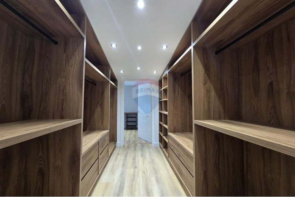 Dupleks per shitje Tek Liqeni i Thate