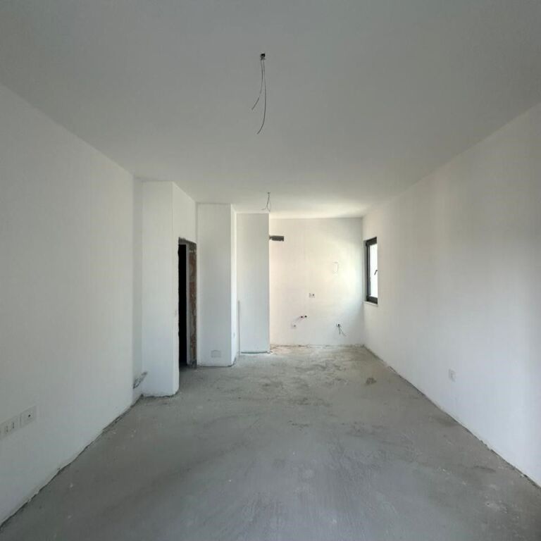 🏡 Shitet Apartament 1+1 – Corner Residence, Rruga e Kavajës ✨