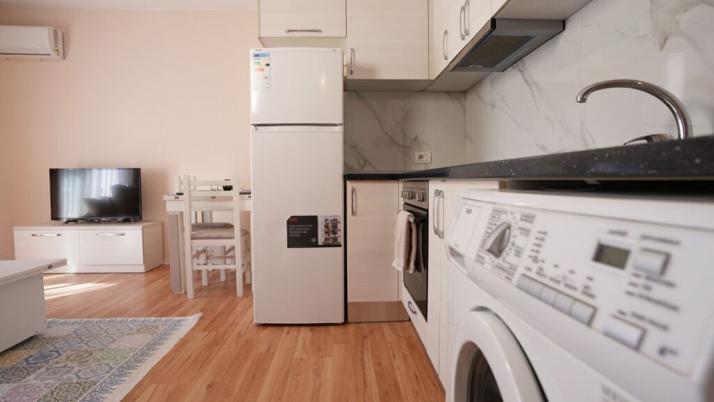 Jepet me Qera Apartament 1+1 ne Plazh Durres