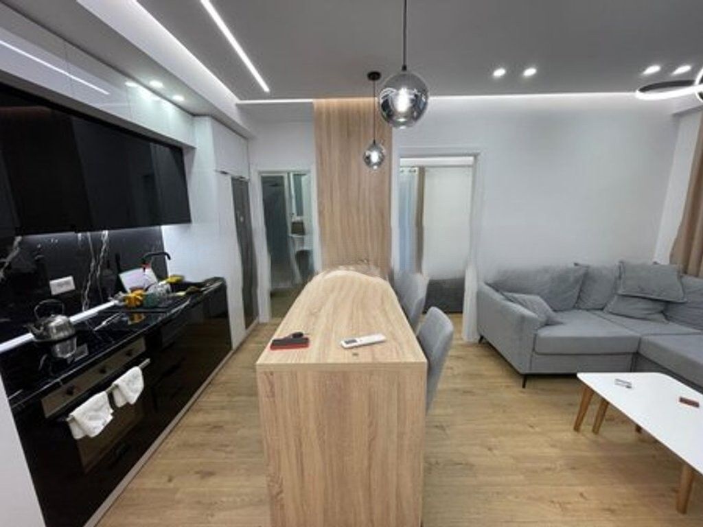 QIRA, APARTAMENT MODERN 1+1, LIQENI I THATE!! 600 € /Muaj