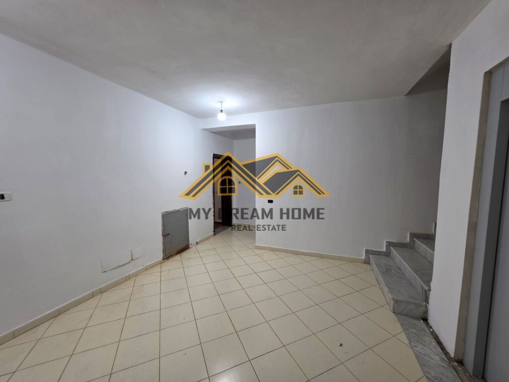 Appartamento 1+1 in Vendita a Shkëmbin e Kavajës, Durrës