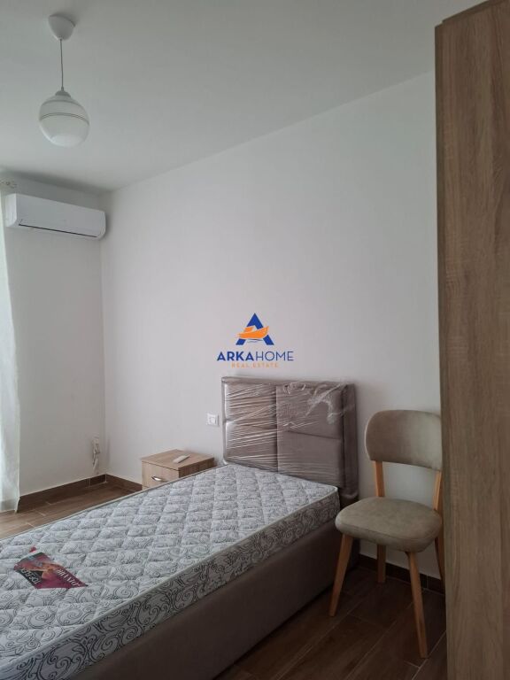 JEPET APARTMENT ME QERA 2+1+BALLKON "5 MAJ" 50.000 LEKE