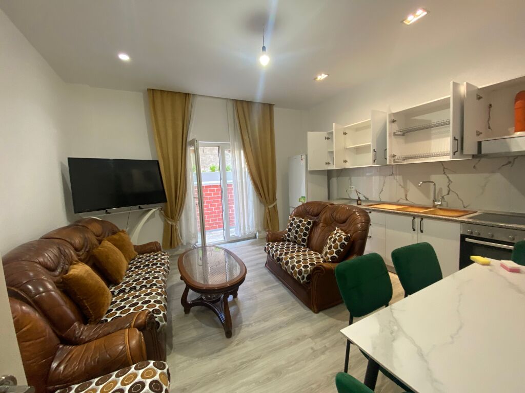 Apartament 2+1 per qira ne Astir !