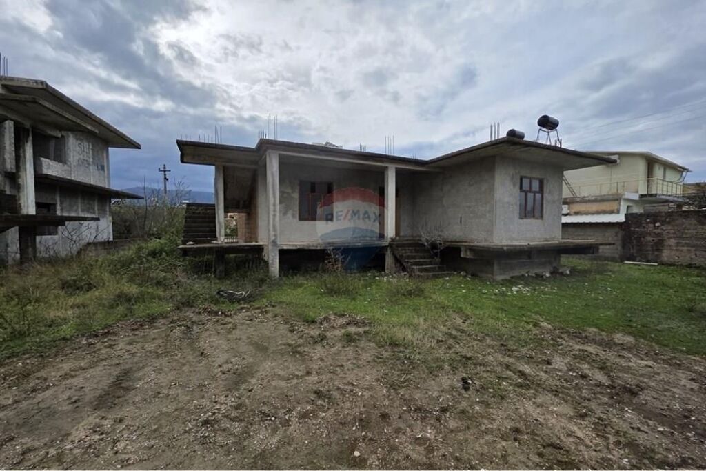 Shtepi private ne shitje , Orikum