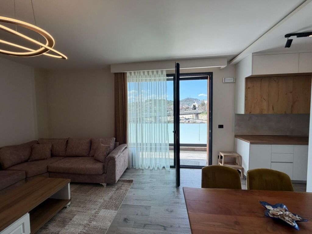 Apartament 1+1 + Parkim në Residence tek TEG