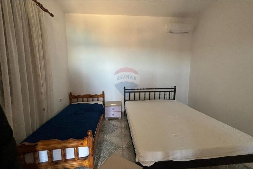 Vile 3 kateshe ne shitje , Dhermi