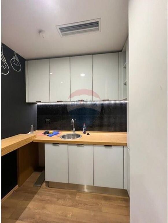 Zyre me qera tek Rruga e Elbasanit