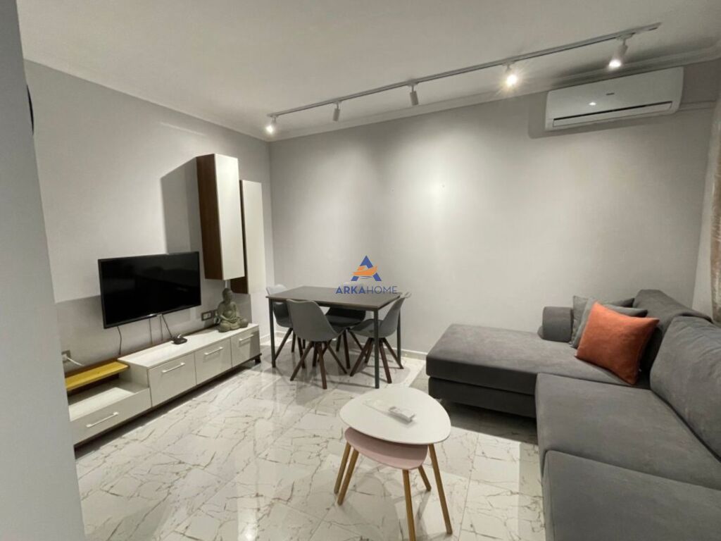 SHITET APARTAMENT 1+1 "TE LIQENI ARTIFICIAL" 200.000 EURO