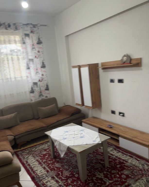 Casa in affitto a Fresk 350 mila lek