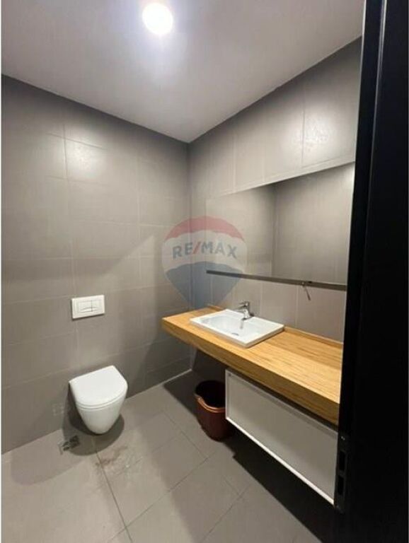 Zyre me qera tek Rruga e Elbasanit