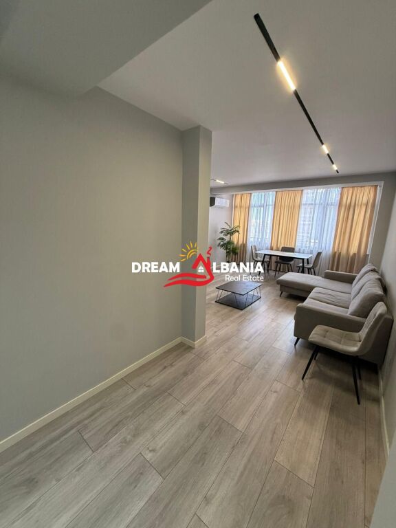 Appartamento 2+1 in vendita – Zona 21 Dhjetori, Vicino all'Hotel Mondial (ID 41212188)