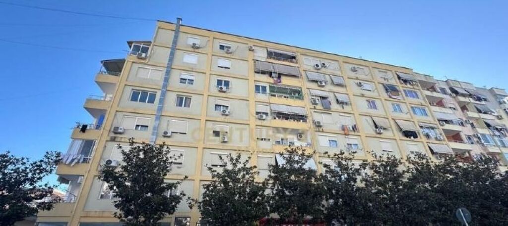 Business unit for rent – strategic position on floor 0