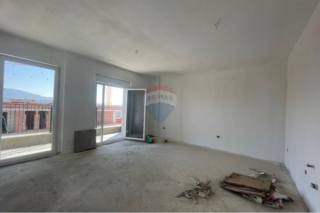 Ofrojme apartament 2+1 per shitje tek Kompleksi Univers City.