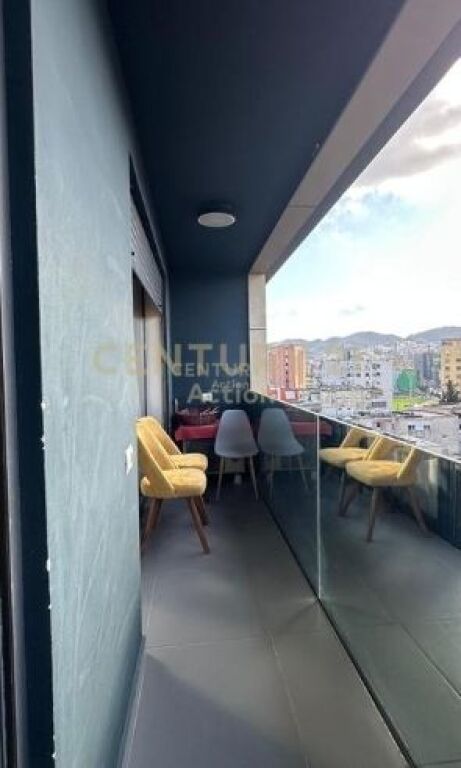 Apartament 1+1 me qera – 2 ballkone dhe pamje e hapur