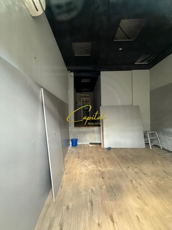 NEGOZIO IN AFFITTO 35 M2 BOULEVARD ZOGU I 1.800 EURO