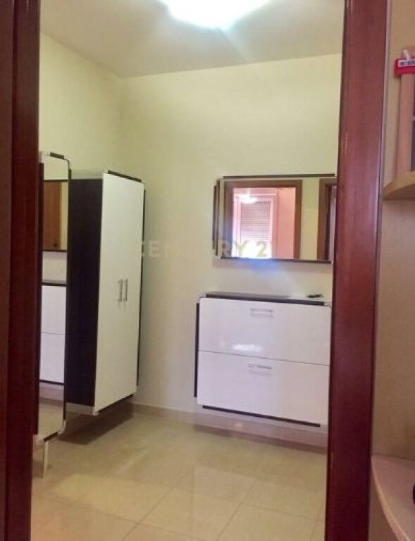 Apartament 1+1 me qera– i mobiluar dhe me pamje të hapur