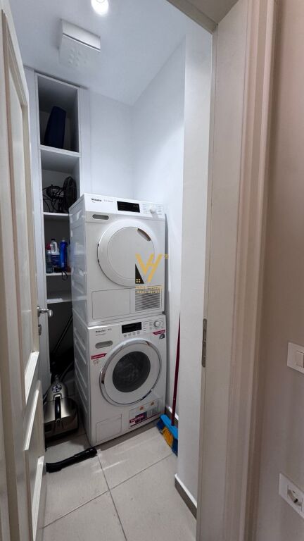 JEPET APARTAMENT 2+1+2+BLK TE KOPSHTI BOTANIK 2.000 EURO